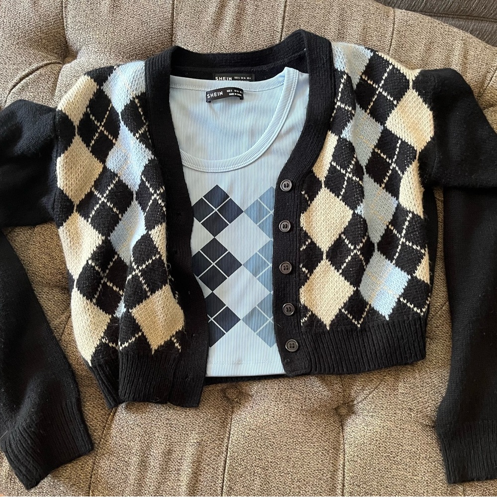 SHEIN Black and Cream Argyle Cropped Cardigan